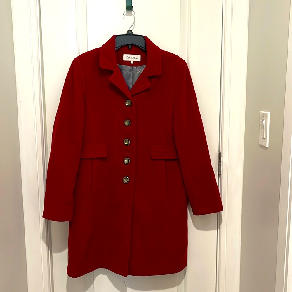 Cake in Klein woman jacket